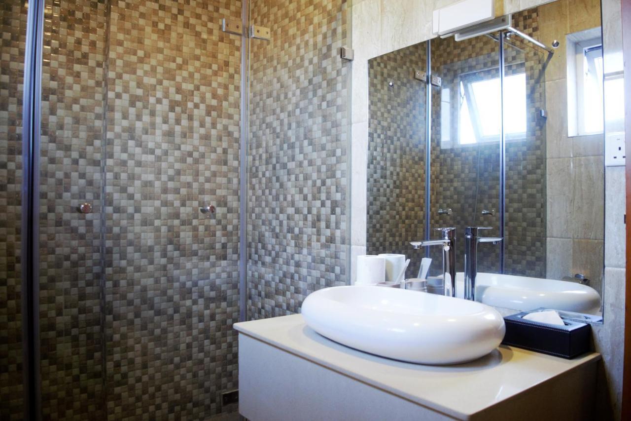 The Pool Labone Aparthotel Acra Exterior foto